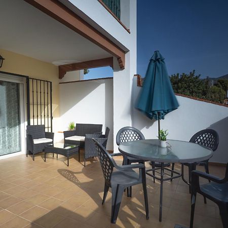 Apartamentos Chimenea Nerja Bagian luar foto
