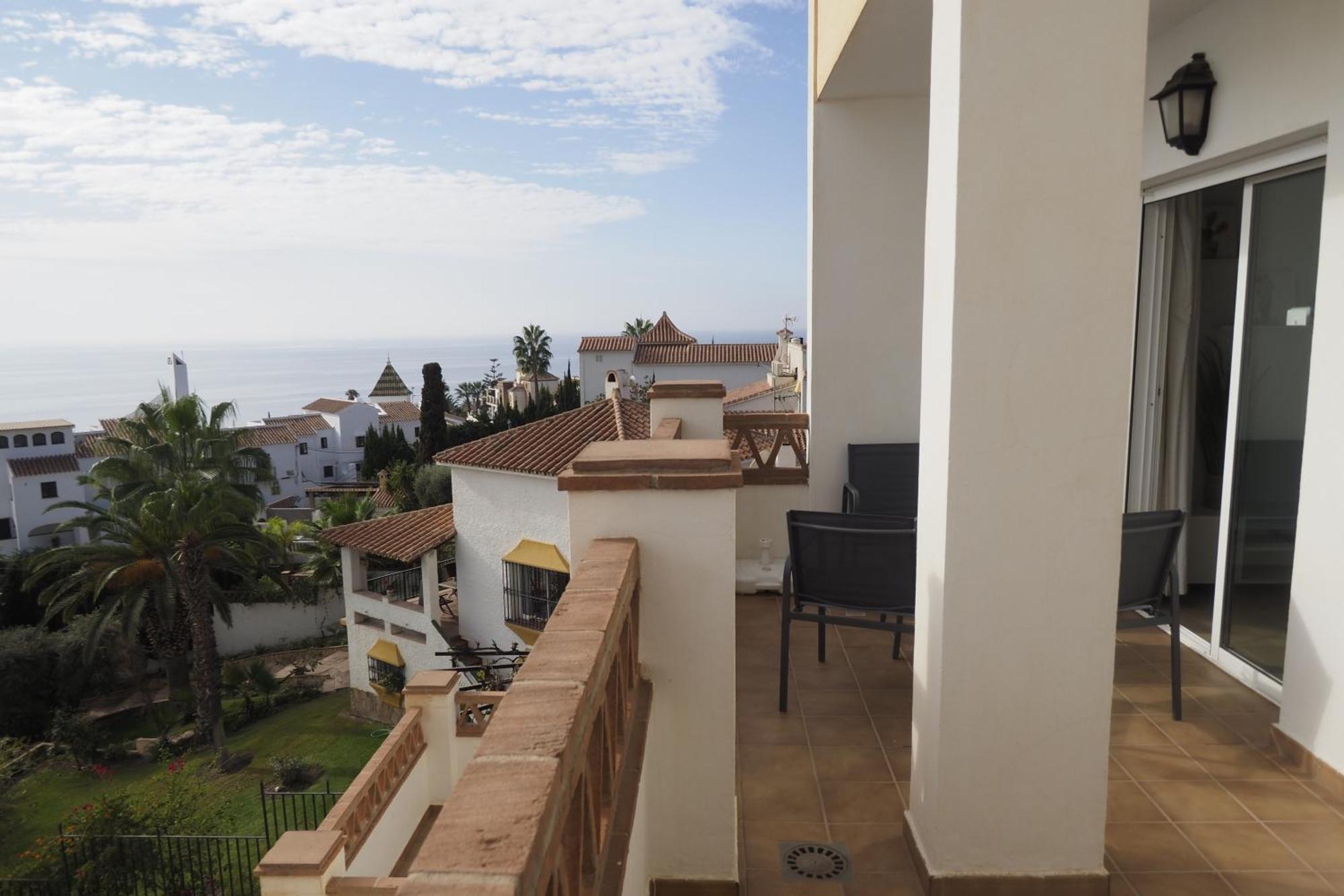 Apartamentos Chimenea Nerja Bagian luar foto