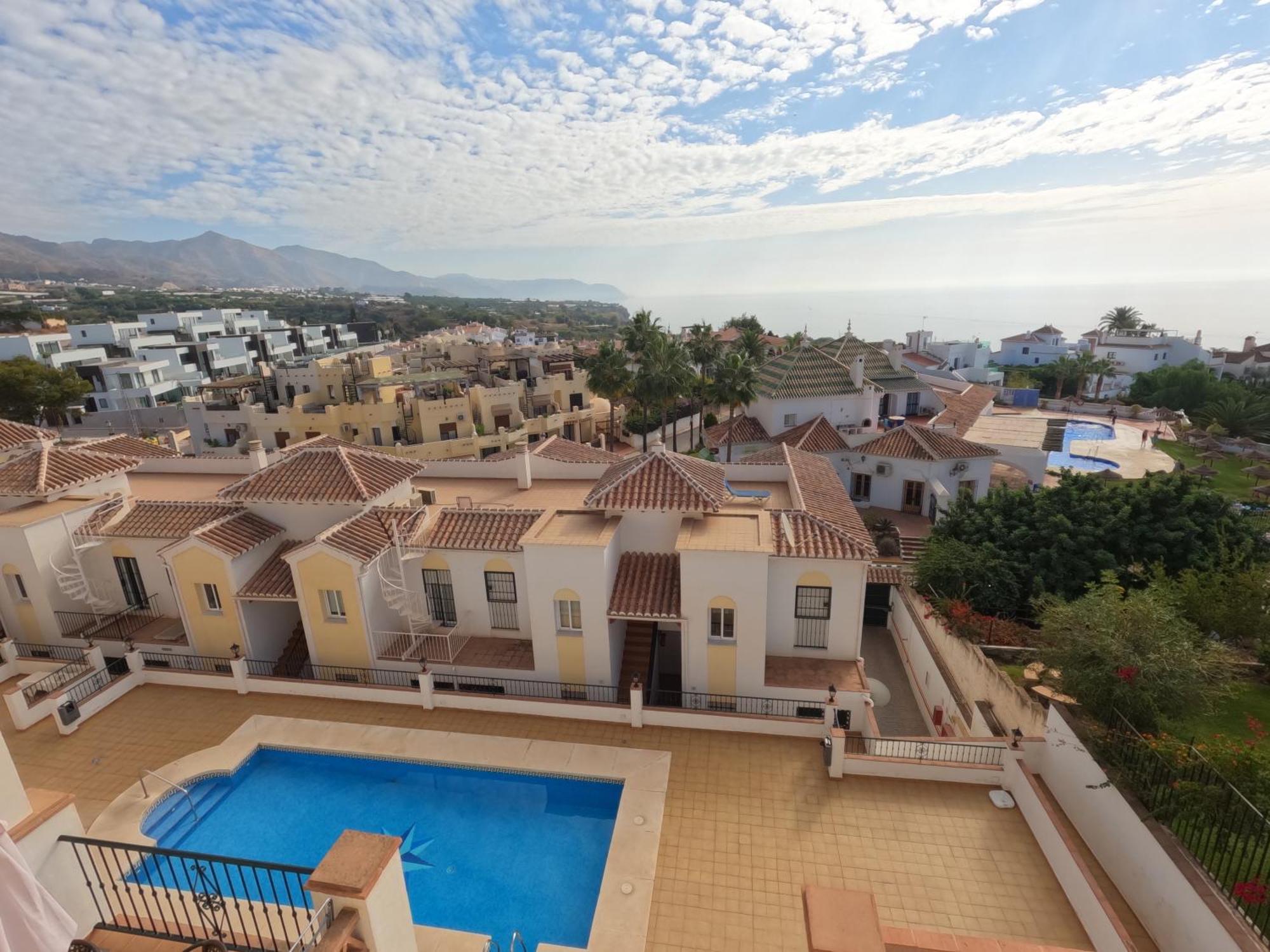 Apartamentos Chimenea Nerja Ruang foto