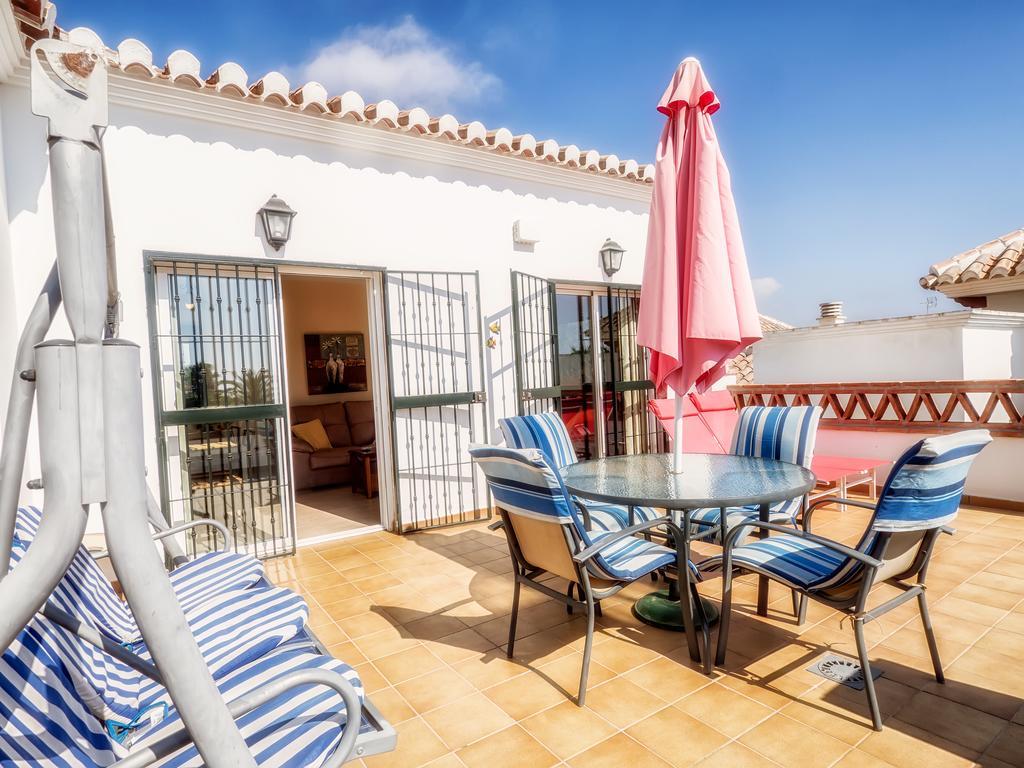 Apartamentos Chimenea Nerja Bagian luar foto